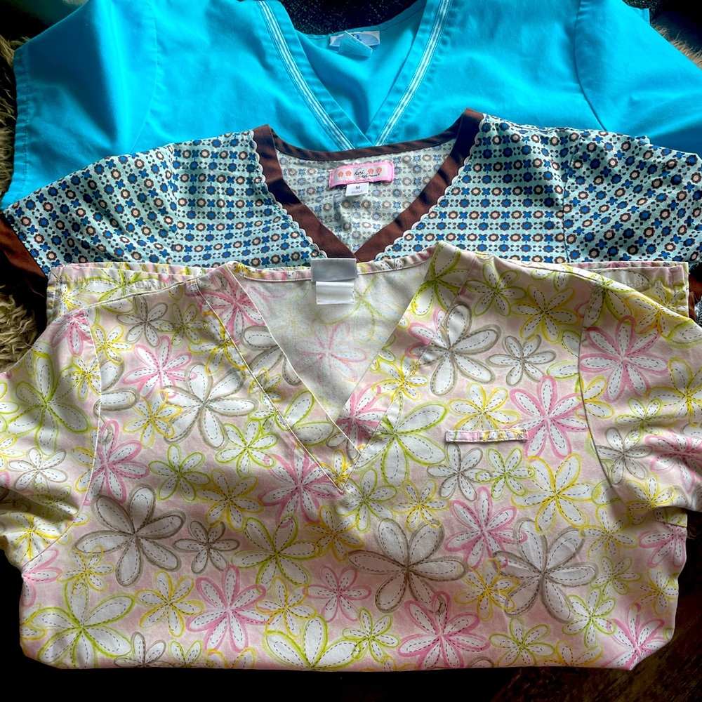 Medium Scrub sets…3 pants and 3 shirts excellent condition